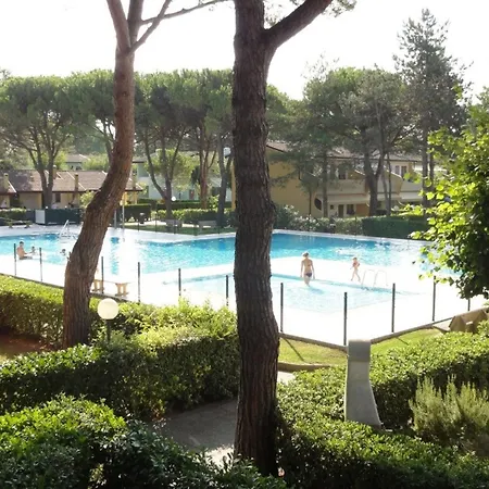 Comfy Flat With Pool-beahost Lägenhet *